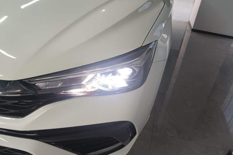 Used Roewe i5 2021 1.5L CVT Platinum Edition Left Front Headlight