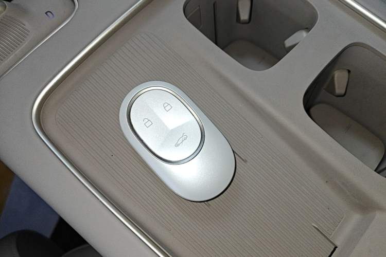 Used Nio ES8 2024 75 kWh
