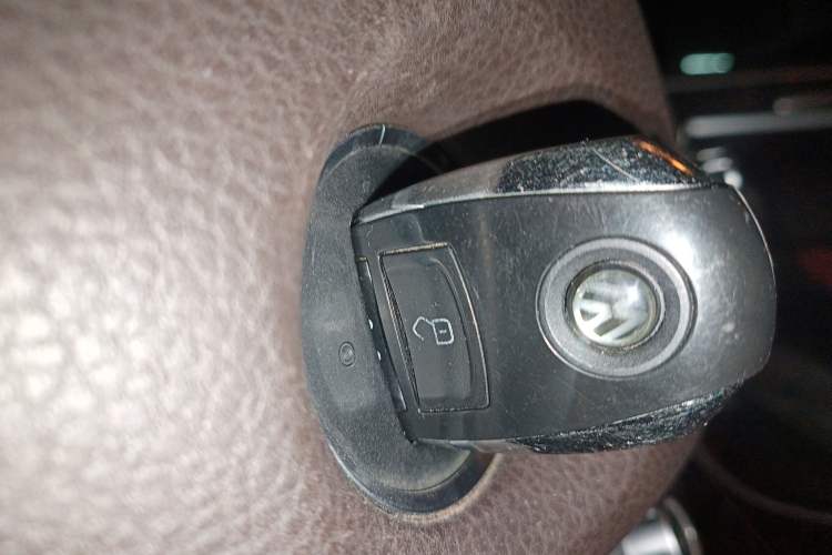 Used Volkswagen Touareg 2015 3.0 TDI Diesel Comfort Model Interior 1