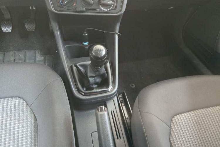 Used Volkswagen Santana 2016 1.4L Manual Fashion Edition