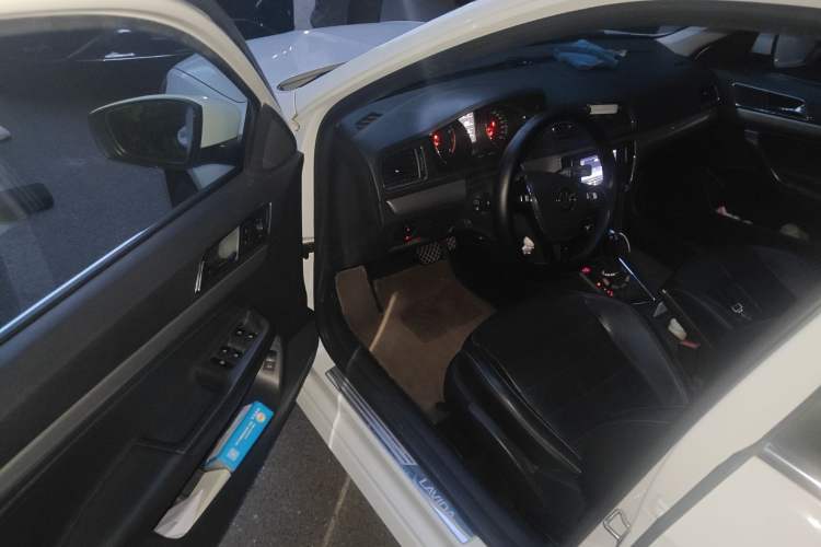 Used Volkswagen Lavida 2017 1.6L Automatic Comfort Edition