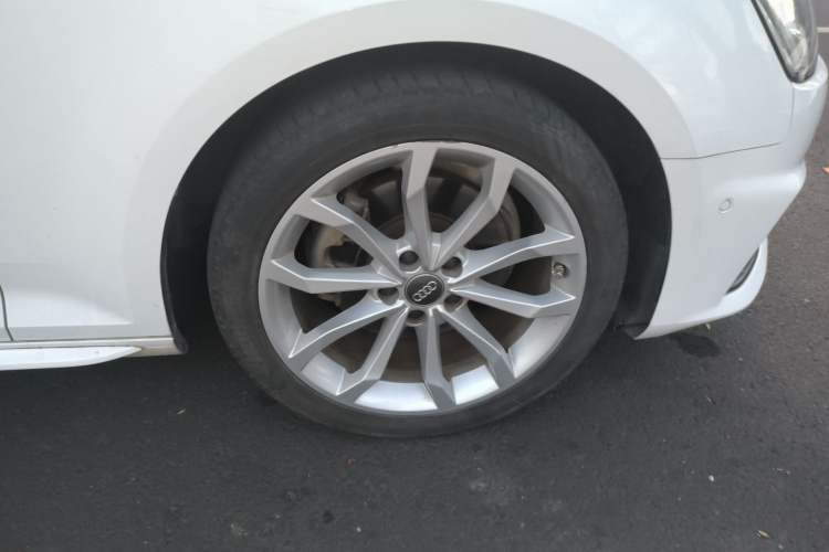 Used Audi A4L 2019 40 TFSI Fashion Version China V