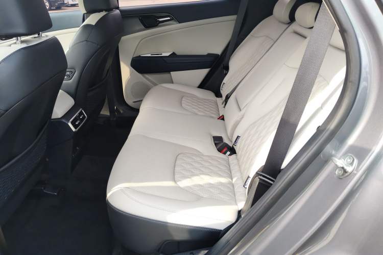 Used Kia Sportage (Chinese Domestic Model) 2023 2.0L HEV Two-Wheel Drive Flagship Edition