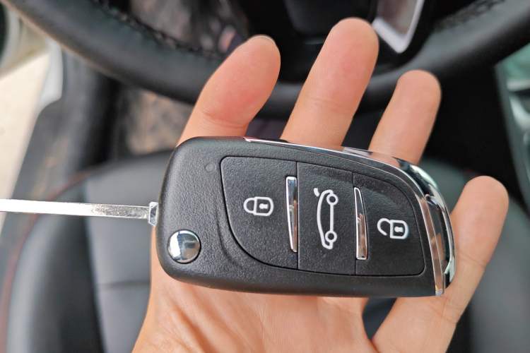 Used Hyundai Celesta 2018 1.6L Automatic GL Enjoyment Edition China VI compliant Vehicle Key