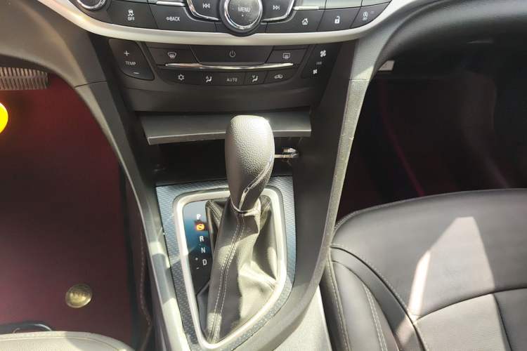 Used Buick GT 2019 18T Automatic Connected Elite Model China VI Standard Gear Lever