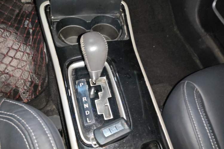 Used Mitsubishi Outlander 2019 2.4L 4x4 Zhi Xiang Edition 7 Seats China V Emission Standard