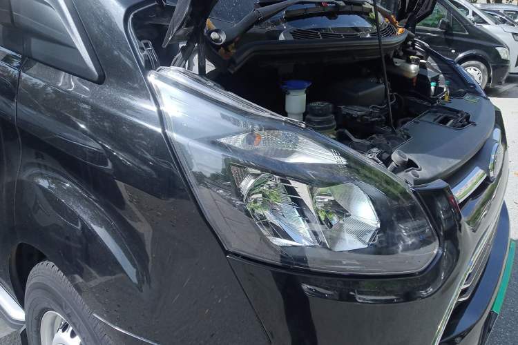 Used Ford Transit 2019 2.0T Diesel Multi-Purpose Commercial Vehicle Short Wheelbase Low Roof 6-Seater China VI Standard