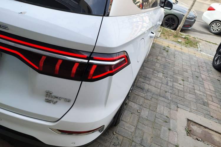 Used BYD Song Pro New Energy 2019 EV High-Power Long-Range Flagship Model Exterior 3