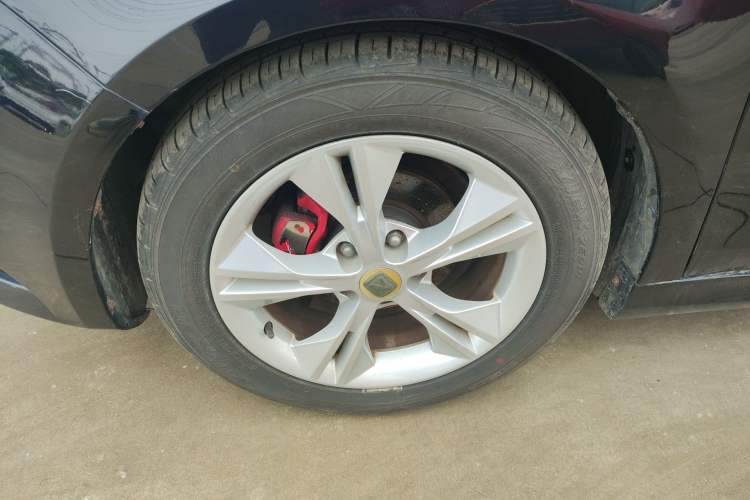 Used Zotye Z500 2016 1.5T Manual Luxury Edition Left Front Wheel Hub