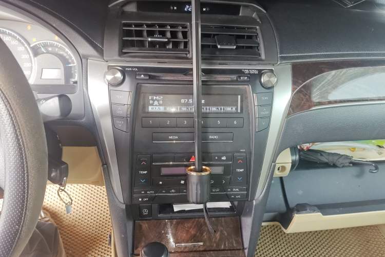 Used Toyota Camry 2016 2.0E 10th Anniversary Elite Edition
