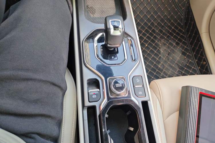 Used Geely Auto icon 2023 1.5TD Chocolate Luxe Edition