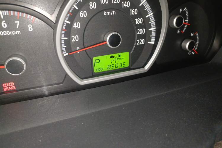 Used Kia Sportage 2009 2.0L Automatic Two-Wheel Drive GLS Odometer Close Up