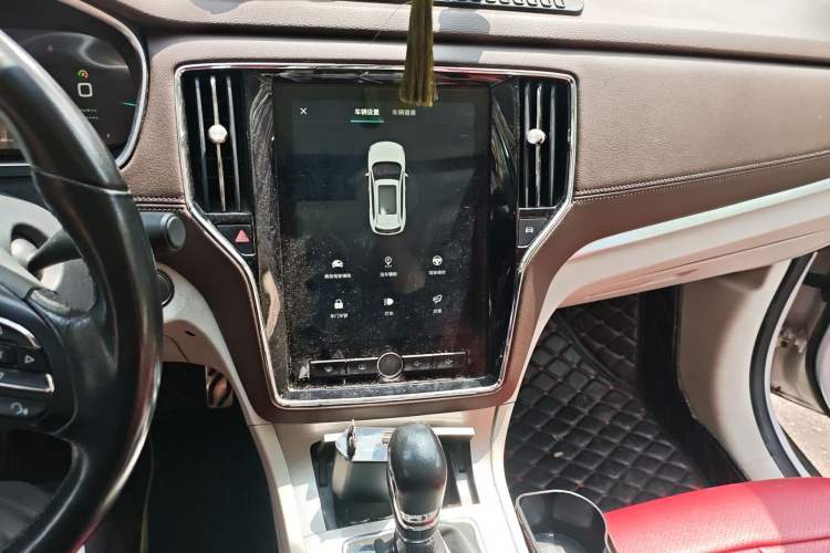 Used Roewe RX5 New Energy 2017 eRX5 50T Hybrid Connected Prestige Flagship Edition Audio And AC Panel