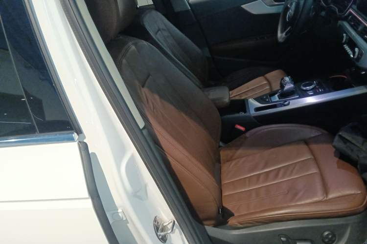 Used Audi A4L 2018 30th Anniversary Edition 40 TFSI Fashion Model
