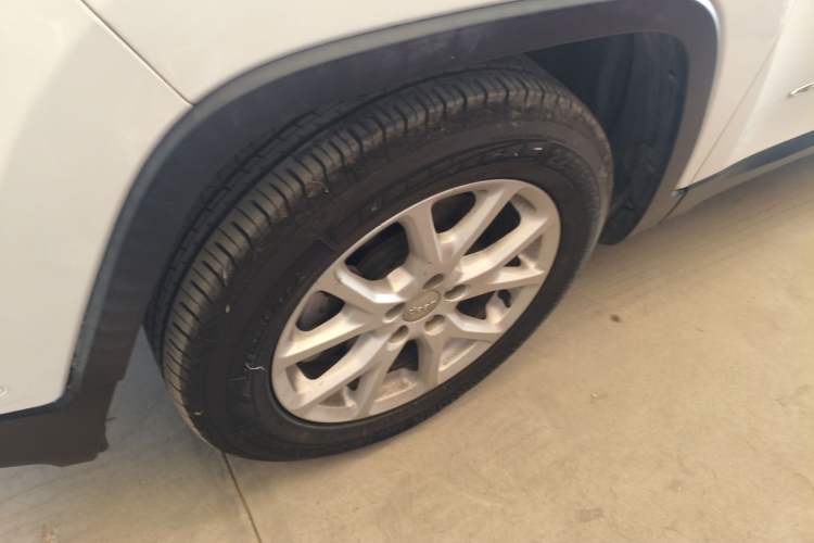 Used Jeep Cherokee 2016 2.0L Superior Edition