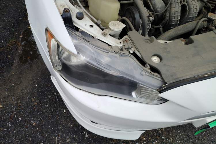 Used Mitsubishi Lancer EX 2010 ZhiShang Edition 1.8L CVT Luxury Model Right Front Headlight