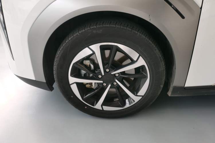 Used AION Y 2023 Plus 610 Smart Edition Ternary Lithium
