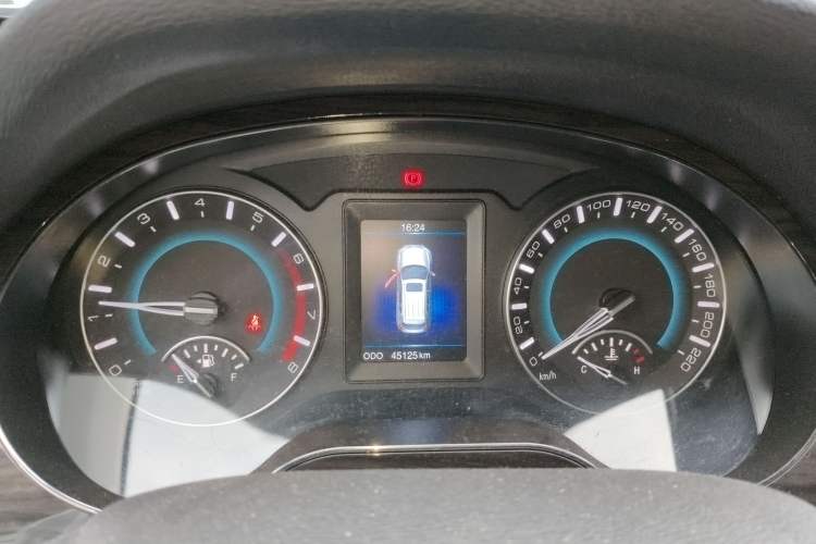 Used Haval H2 2016 Red Label 1.5T Manual Two-Wheel Drive Prestige Model Instrument Cluster