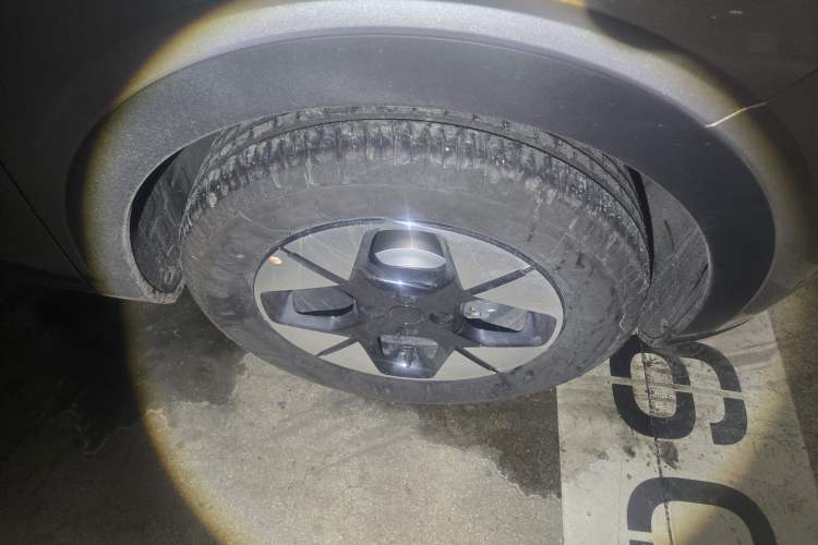 Used Geely Galaxy Geome 2026 Model 410km Freedom Edition Right Front Wheel Hub