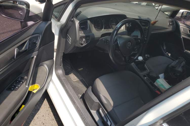 Used Volkswagen Golf 2016 230TSI Manual Comfort Version Driver Seat