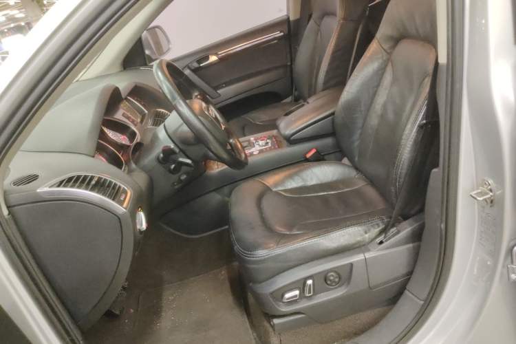 Used Audi Q7 2011 3.0 TFSI Technology (200kW) Left Front Seat