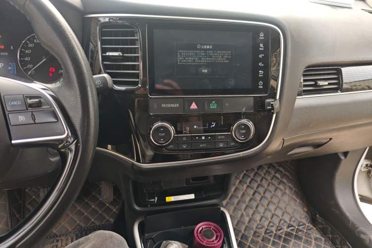 Used Mitsubishi Outlander 2021 2.0L Two-Wheel Drive Comfort Edition 7 Seats
