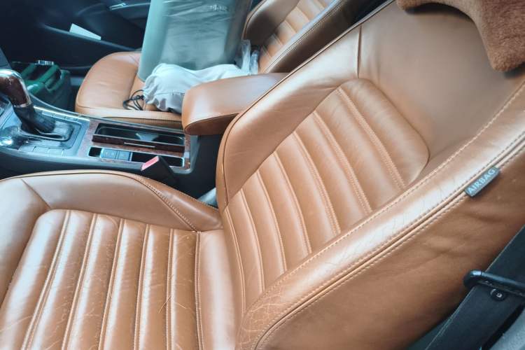 Used Volkswagen Passat 2011 3.0L V6 DSG Flagship Deluxe Edition Left Front Seat