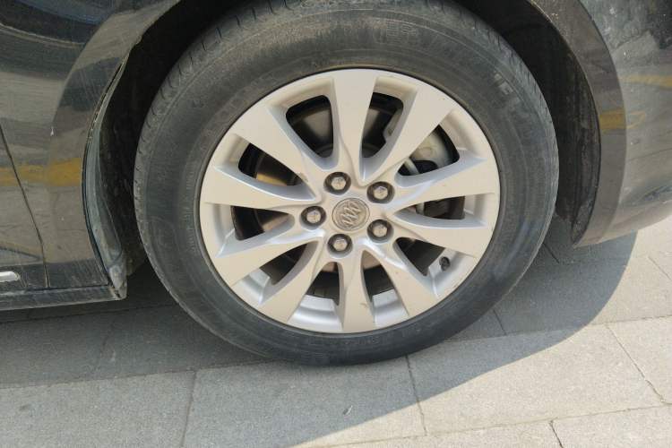 Used Buick LaCrosse 2013 2.4L SIDI Leading Comfort Version