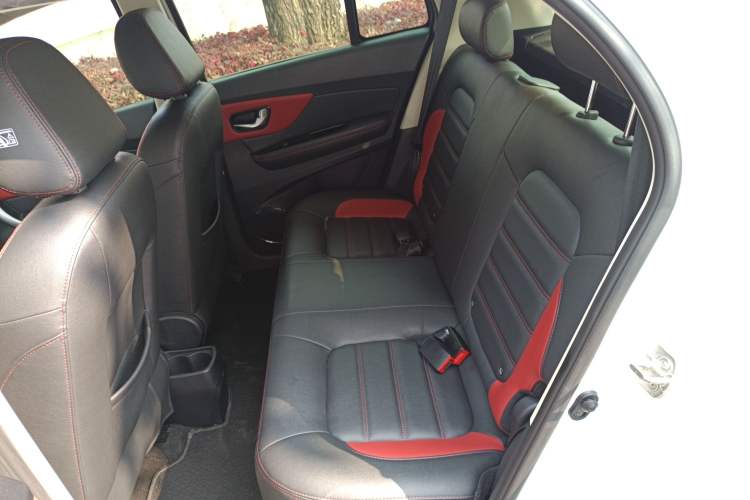 Used Haval H1 2015 1.5L AMT Luxury Model
