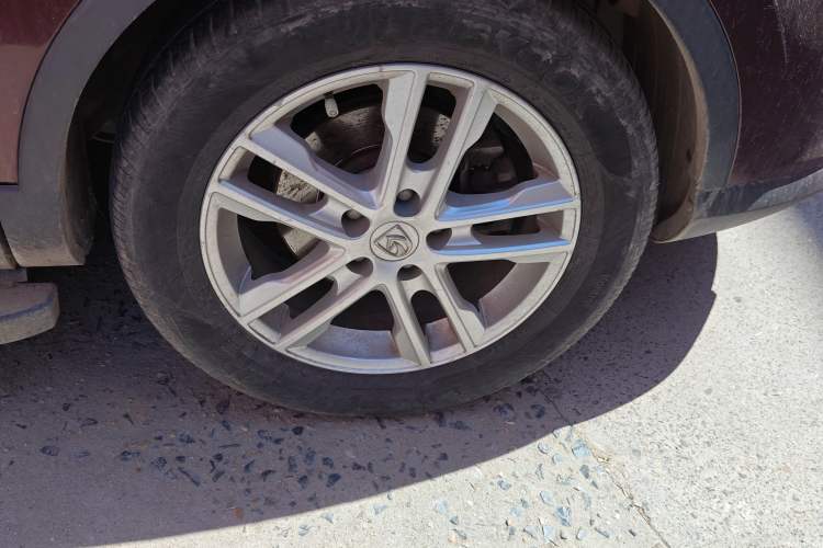 Used Baojun 560 2016 1.8L Manual Comfort Edition Right Front Wheel Hub