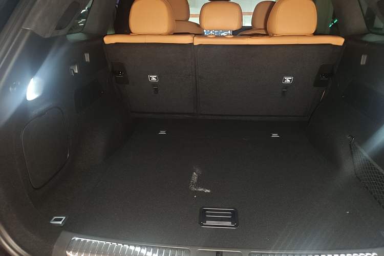 Used XPeng G9 2025 625 Long-Range Max Trunk