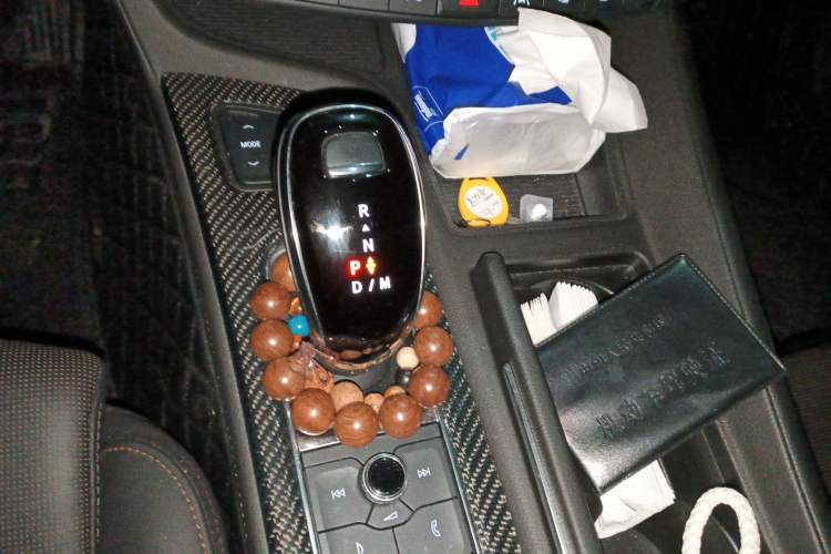 Used Cadillac CT5 2023 28T Platinum Edition Gear Lever