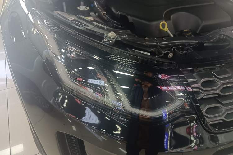 Used Land Rover Discovery Sport 2022 249 PS R-Dynamic S Performance Edition 5 Seats Right Front Headlight