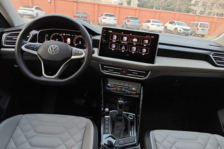 Used Volkswagen Tayron 2023 280TSI Two-Wheel-Drive Luxury Plus Advanced Version
