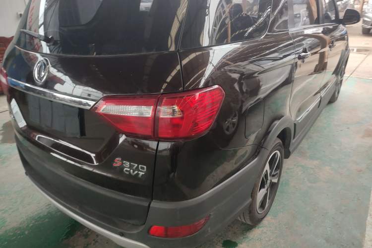 Used Dongfeng Fengon 370 2020 S370 1.5L CVT Luxury Model 5 Seats