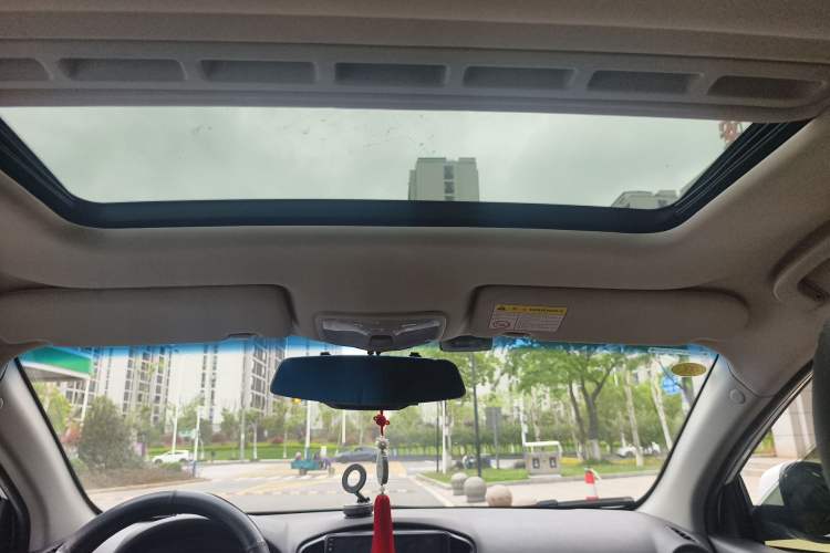 Used Roewe 350 2015 1.5L Automatic Luxury Sunroof Edition Headliner