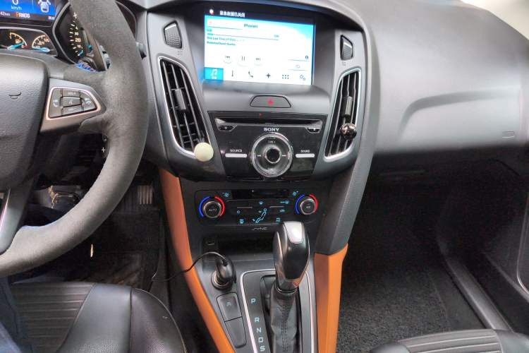 Used Ford Focus 2017 Hatchback EcoBoost 180 Automatic Sport Model Audio And AC Panel