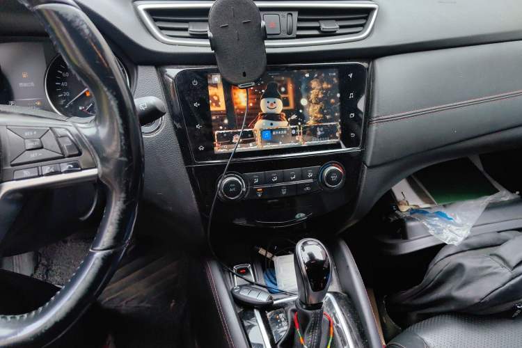 Used Nissan Qashqai 2021 2.0L CVT Luxury Edition Audio And AC Panel