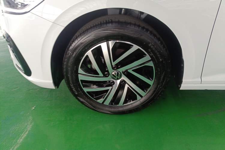 Used Volkswagen Lavida 2024 300TSI DSG Starry Sky Leading Edition Left Front Wheel Hub