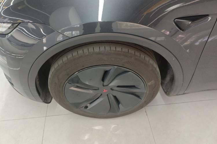 Used Tesla Model Y 2025 Rear-Wheel-Drive Version