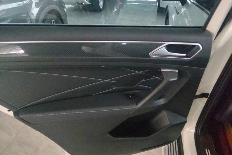 Used Volkswagen Tiguan L 2022 330TSI Automatic Two-Wheel Drive R-Line Enhanced Edition