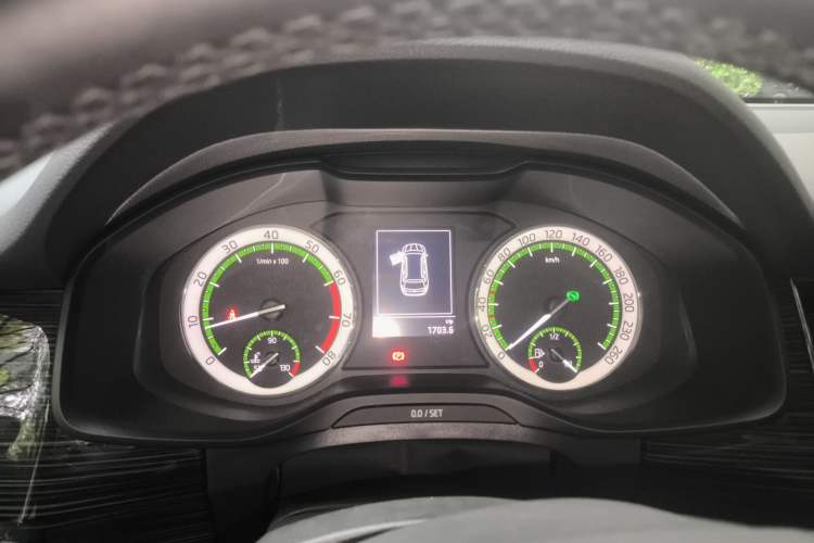 Used Skoda Kodiaq 2017 TSI330 7-Seater Two-Wheel-Drive Luxury Edition Instrument Cluster