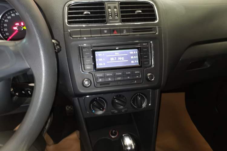 Used Volkswagen Polo 2014 1.6L Automatic Comfort Edition