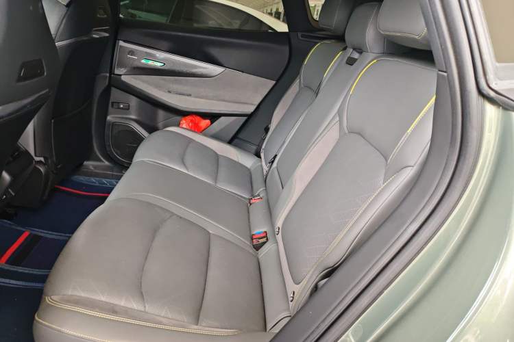 Used Lynk & Co 08 EM-P 2023 220km All-Wheel-Drive Performance Halo
