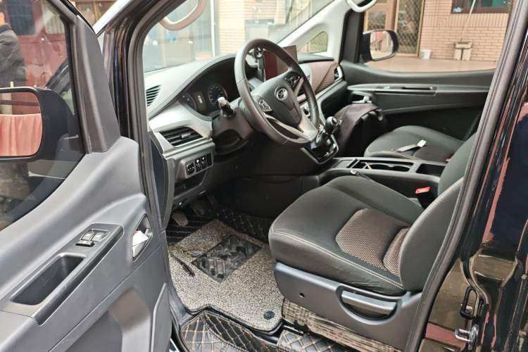 Used JAC Refine M3 2022 PLUS 1.5T 7-Seater Standard Model