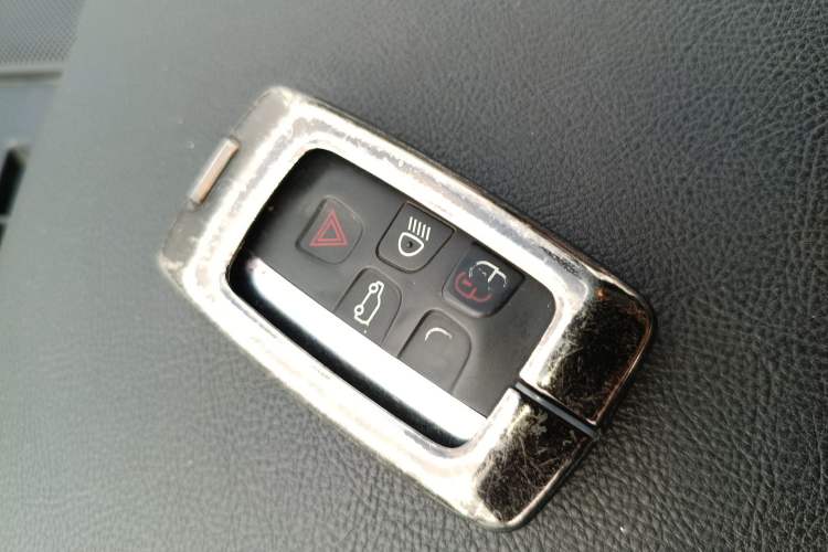 Used Land Rover Discovery 2013 3.0 SDV6 HSE Diesel Edition Vehicle Key