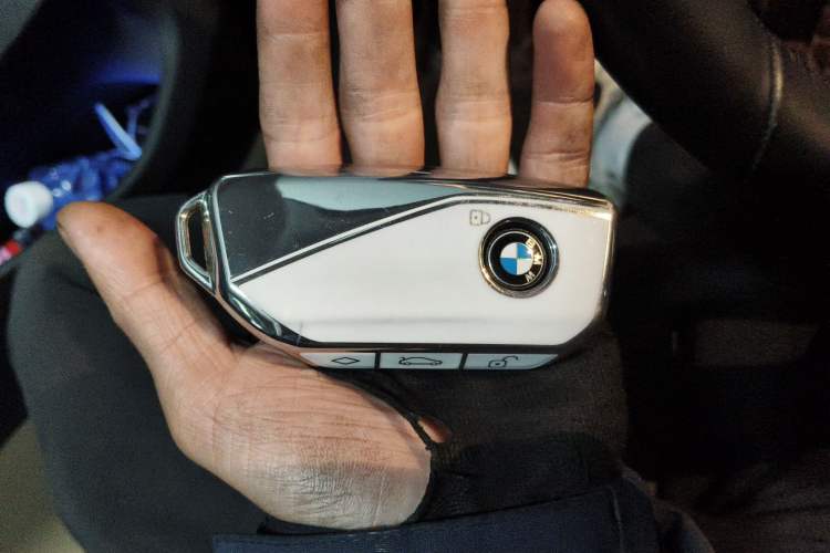 Used BMW X5 2023 xDrive 30Li Luxury M Sport Package
