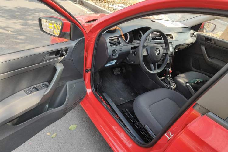 Used Skoda Rapid Spaceback 2018 1.6L Automatic Standard Edition