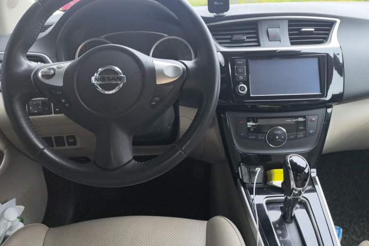 Used Nissan Sylphy 2016 1.8XV CVT Prestige Edition Center Console