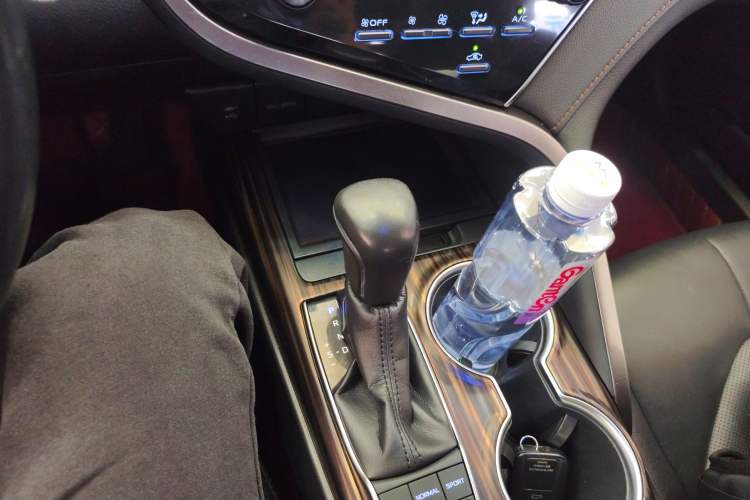 Used Toyota Camry 2018 2.5G Luxury Edition
